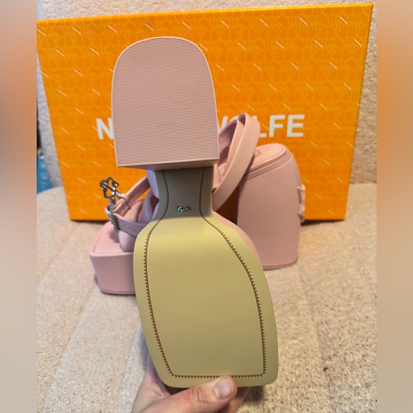 Naked Wolfe pink platform heels - Picture 5 of 12